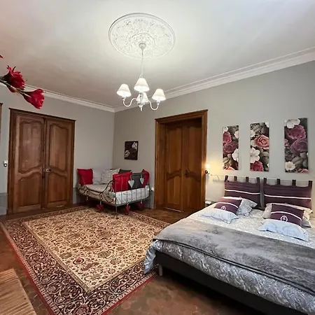 Grand A Braine-la Tourelle Du Marquis-12a14pers. Holiday home