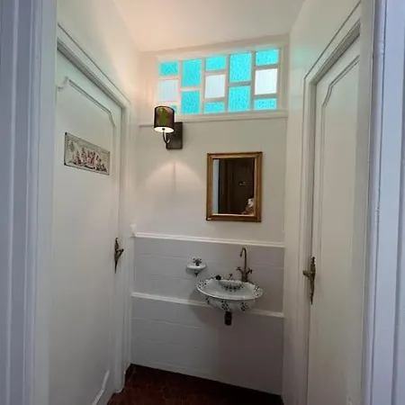 Grand A Braine-la Tourelle Du Marquis-12a14pers. Holiday home *